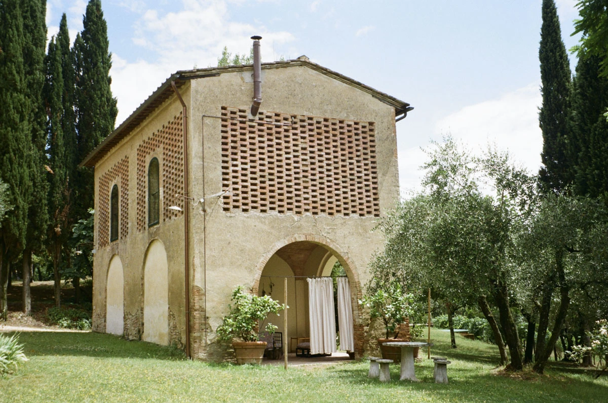 External view of Casa Farsetti. Photography Sara Frigerio