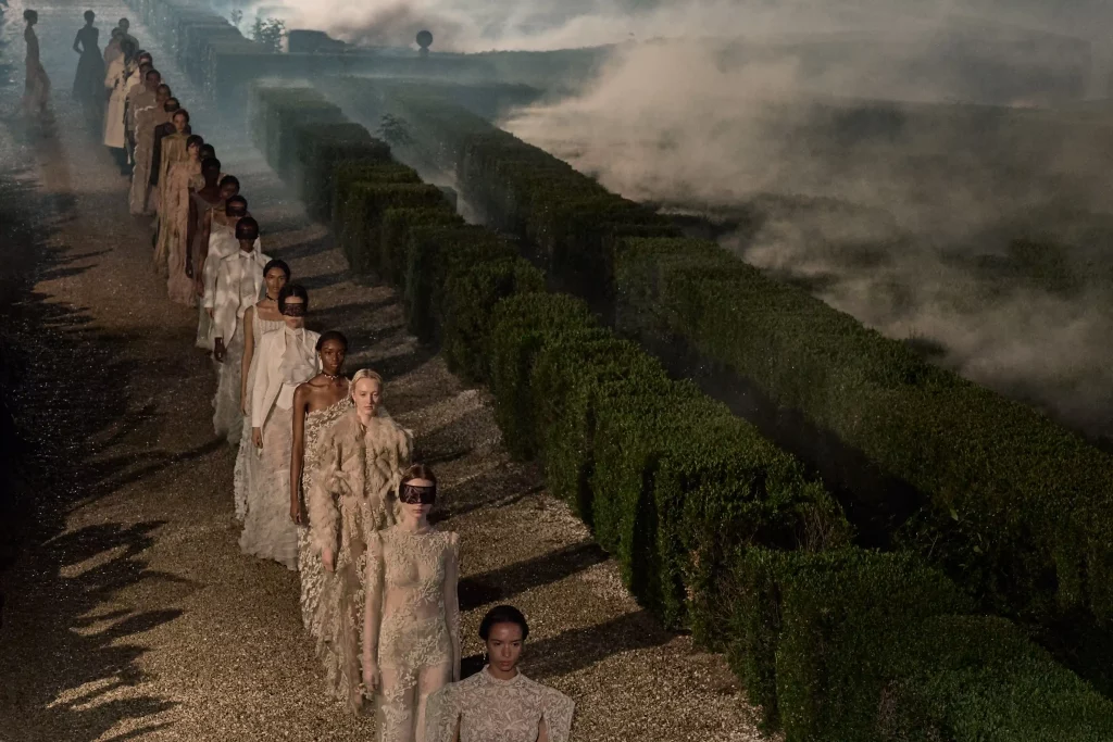 FINALE show Dior a villa Albani. Ph. ADRIEN DIRAND. Courtesy FONDAZIONE TORLONIA