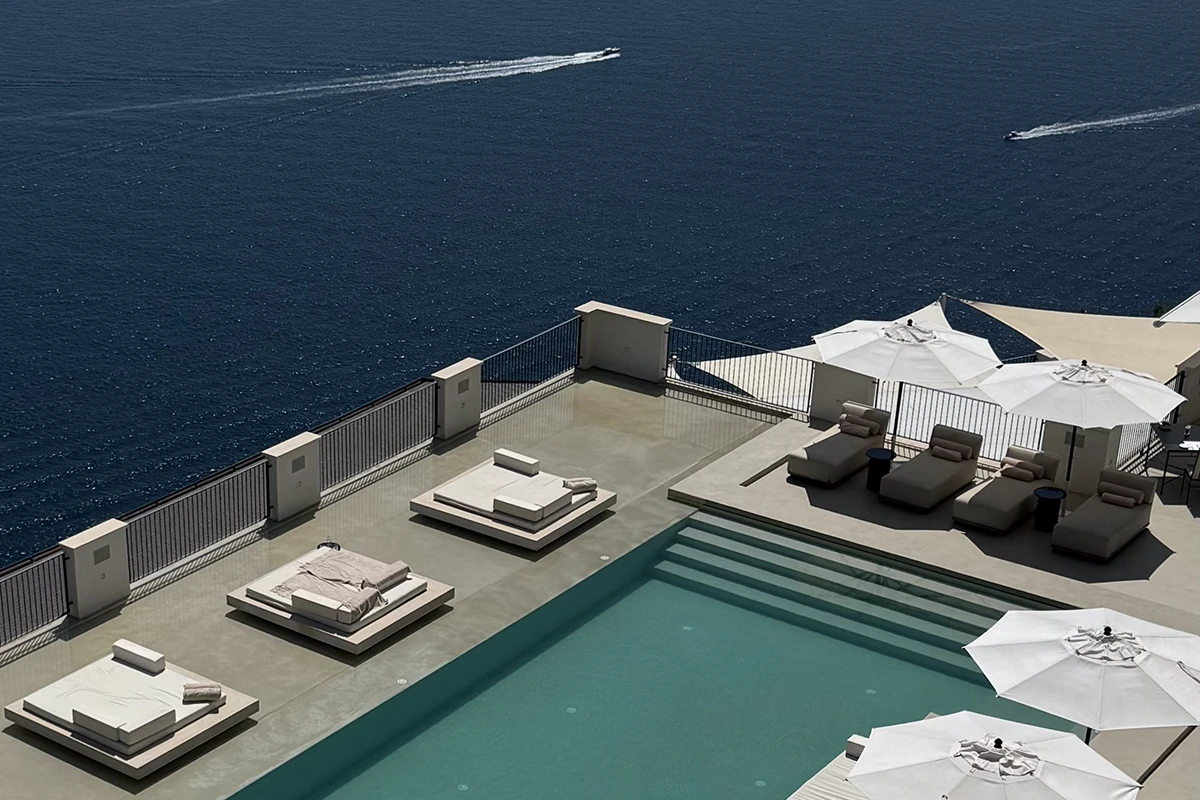 Furore Grand Hotel, pool deck perched high above the coastline