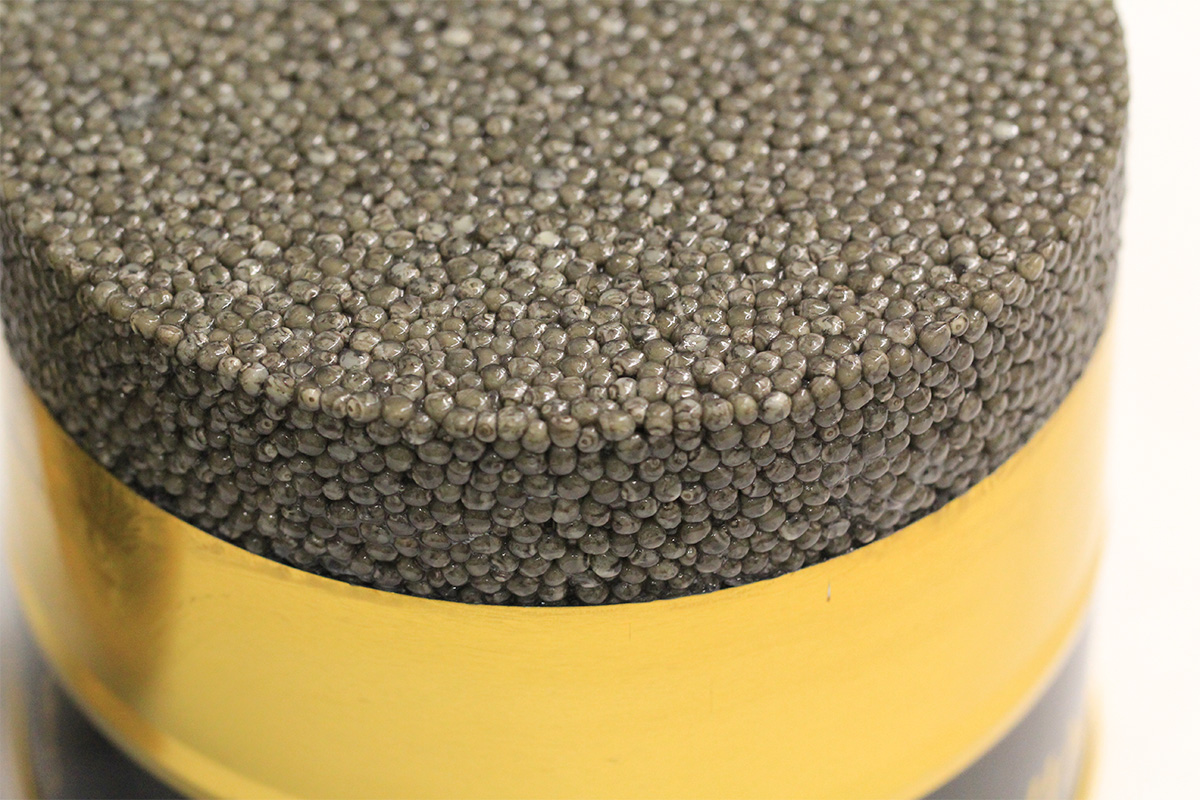 Il caviale prodotto da Agroittica con il marchio Calvisius è del tipo malossol cioè poco salato