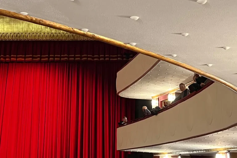 Interni del rinnovato Teatro Lirico di Milano. Credits Matteo Mammoli|Giuseppe Zanotti headquarter in via Montenapoleone 18 Media