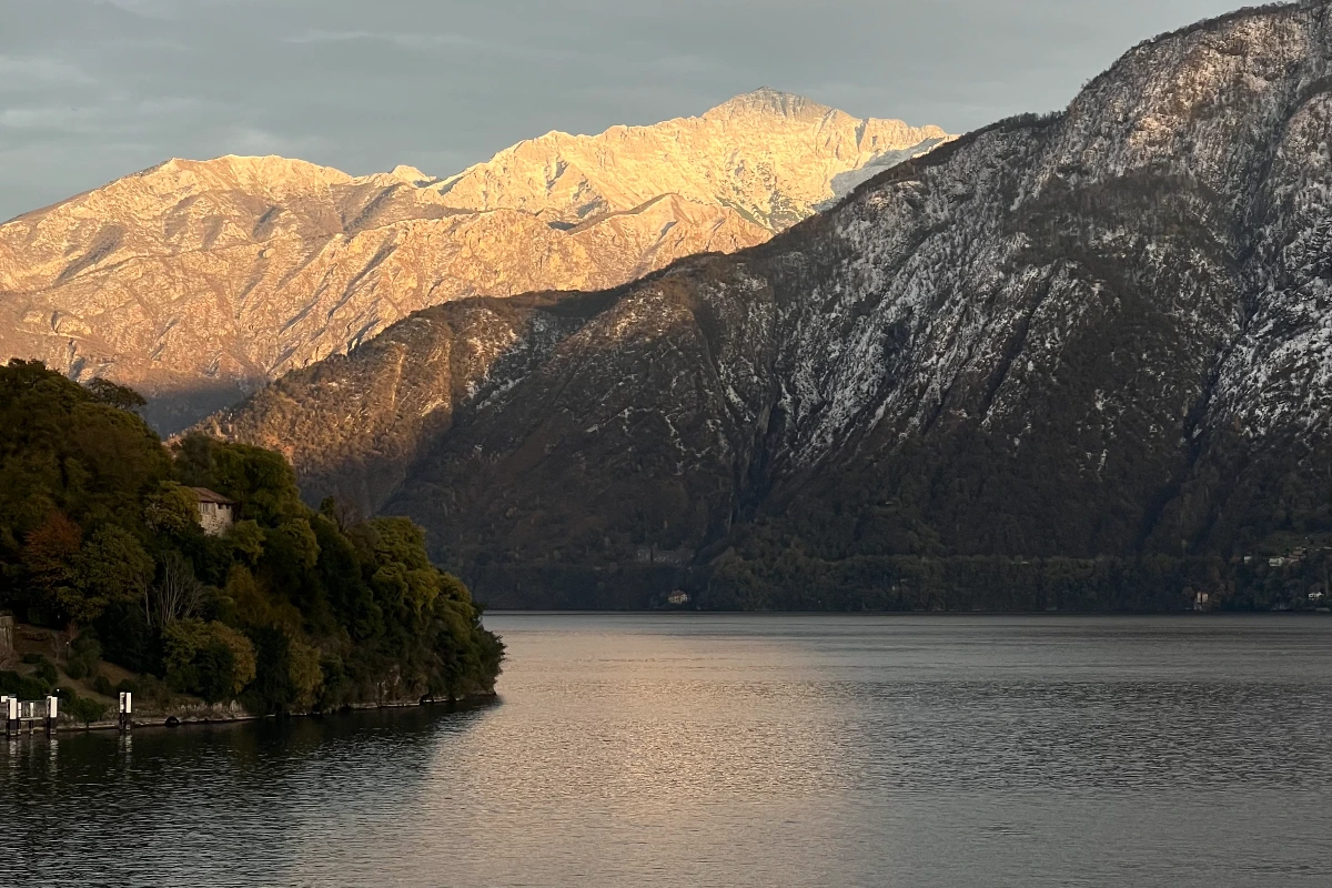 Isola Comancina on the left