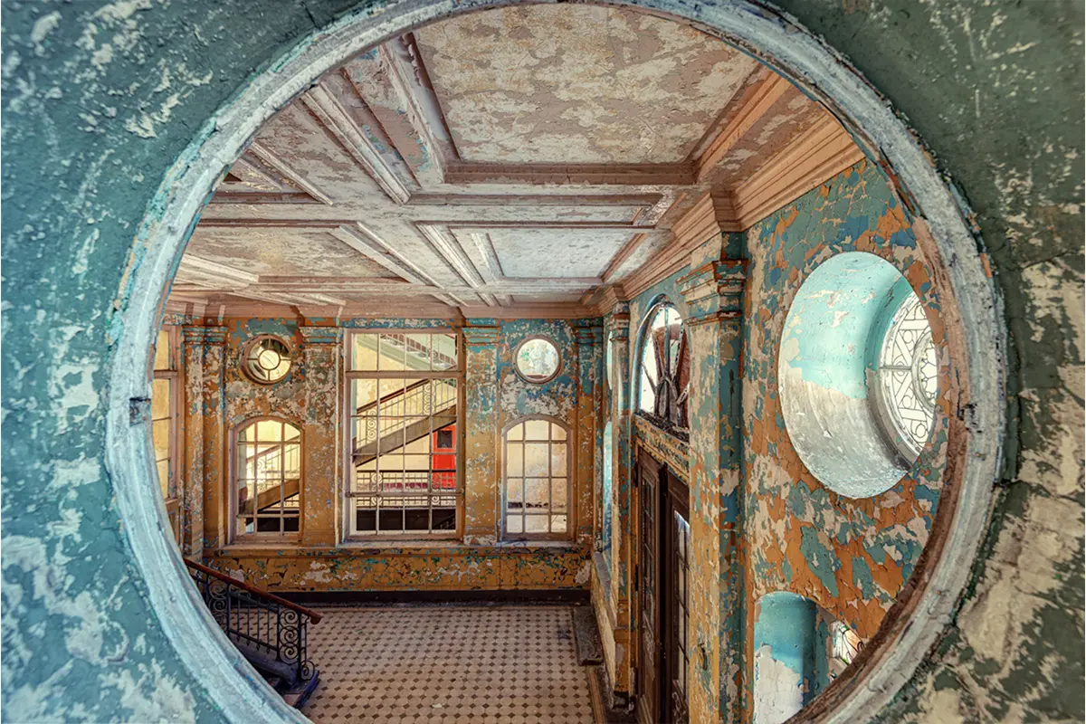 Lampoon, Klinik. Photography Gina Soden