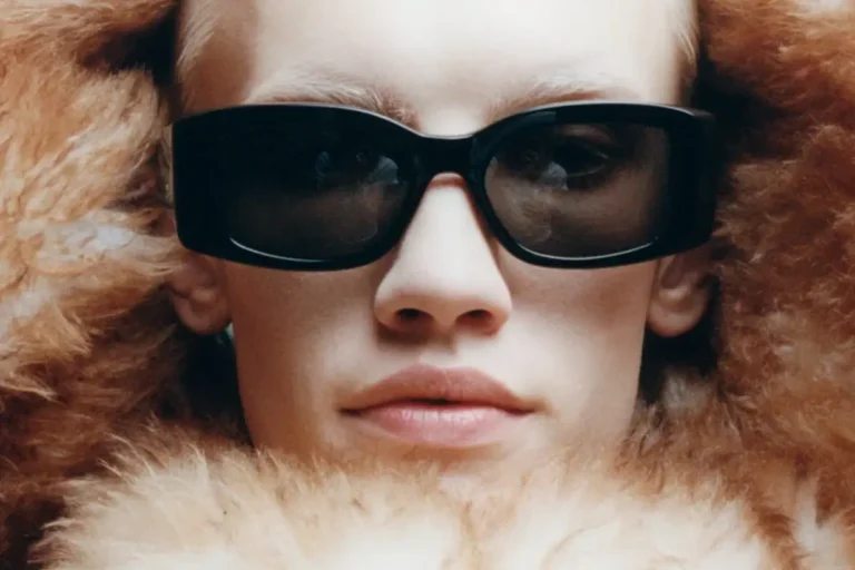 styling Judit Melis|Fake fur and sunglasses Celine