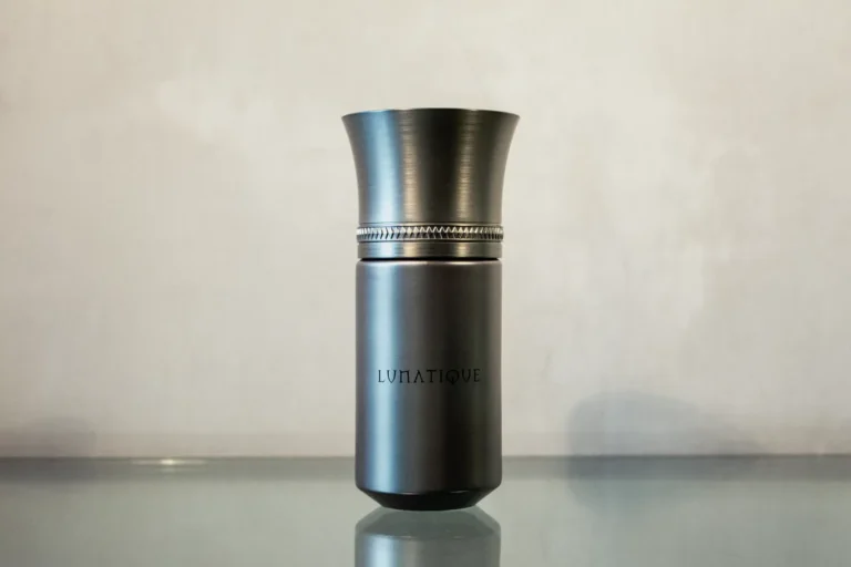 Lunatique Liquides Imaginaires|Lunatique Liquides Imaginaires|Lunatique Liquides Imaginaires Pattern Textile Metal Grey|Lunatique Liquides Imaginaires Detail Top Metal Perfume packaging