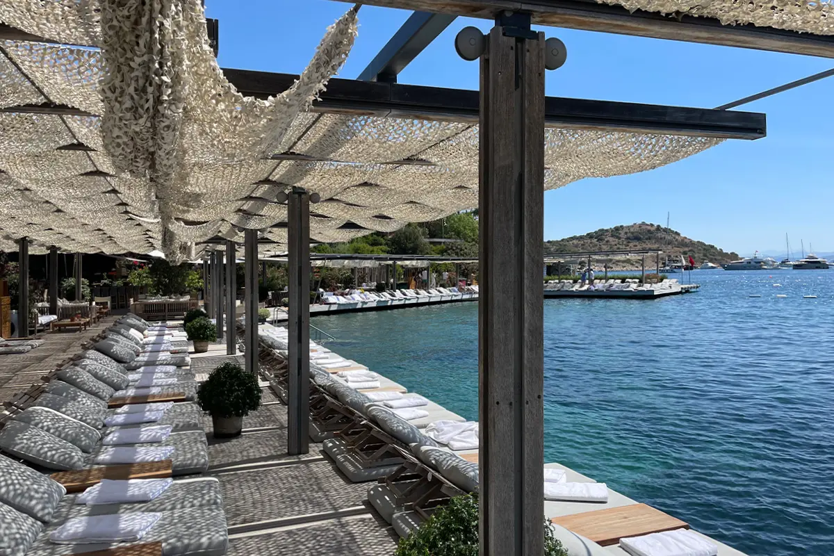 Macakizi - light shadow on the sunbeds