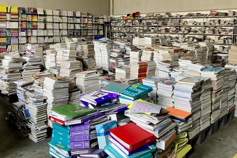 Magazines & Lookbooks Living Room