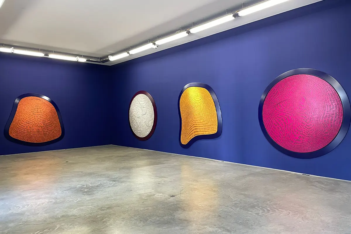 Perrotin Paris presents Bernar Venet - Difféomorphisme et Discontinuité