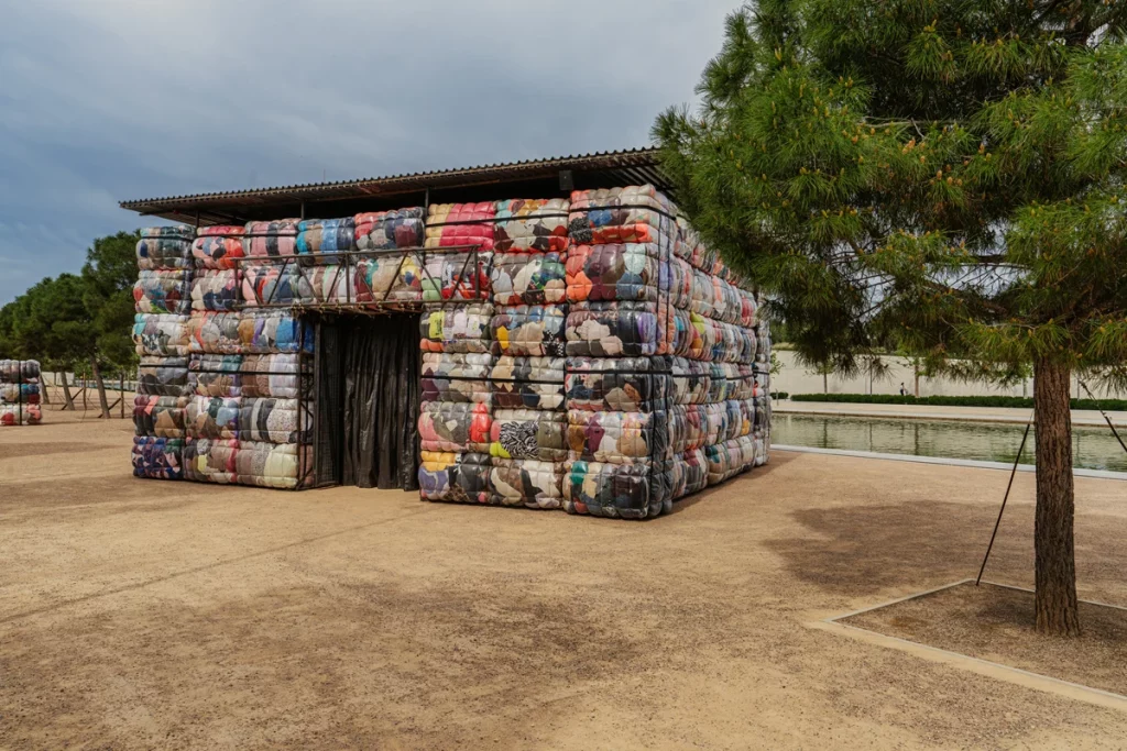 Return to sender – photo Nikos Karanikolas