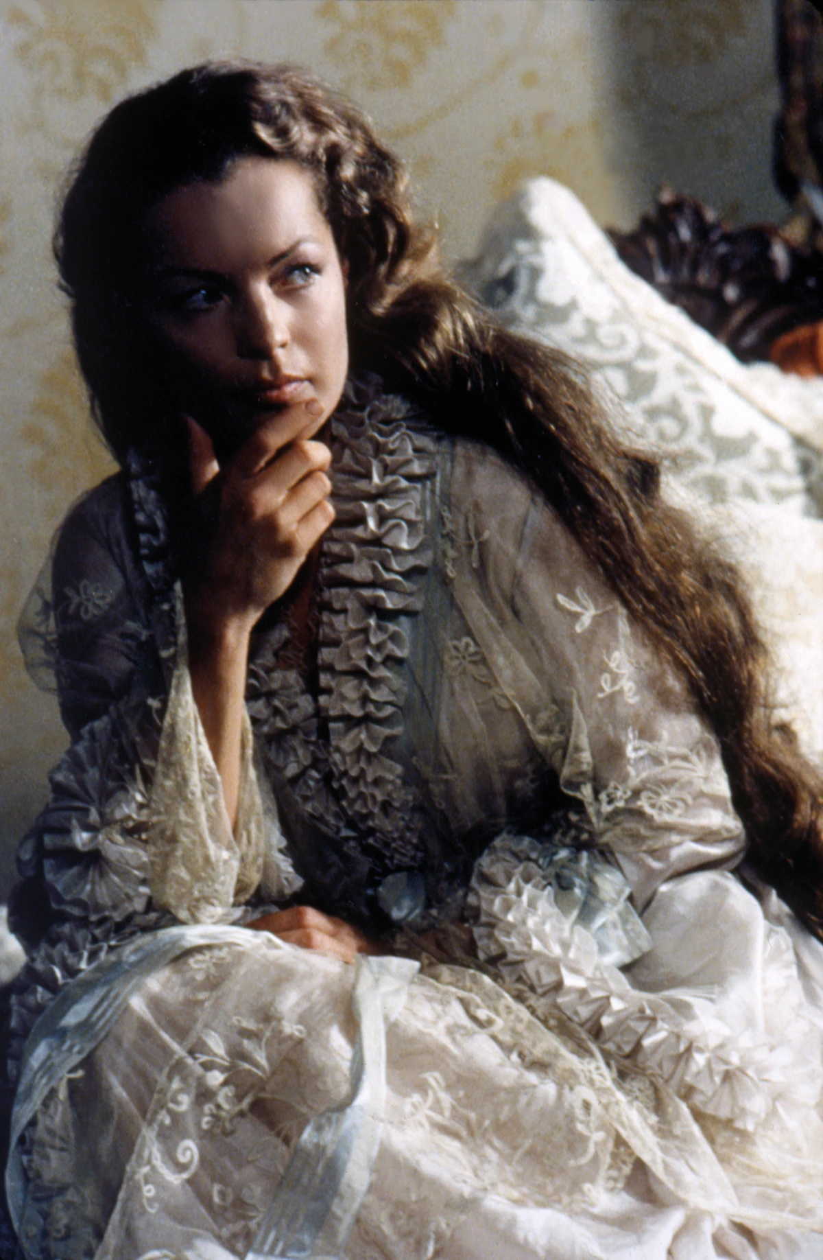 Romy Schneider is the Elisabeth, Empress of Austria in Ludwig (1973) copia