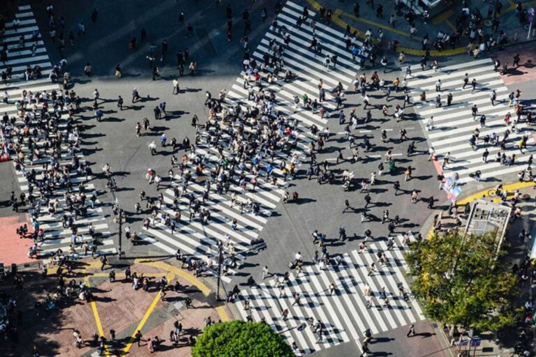 Shibuya a Tokyo. Immagine Ryoji Iwata Lampoon|