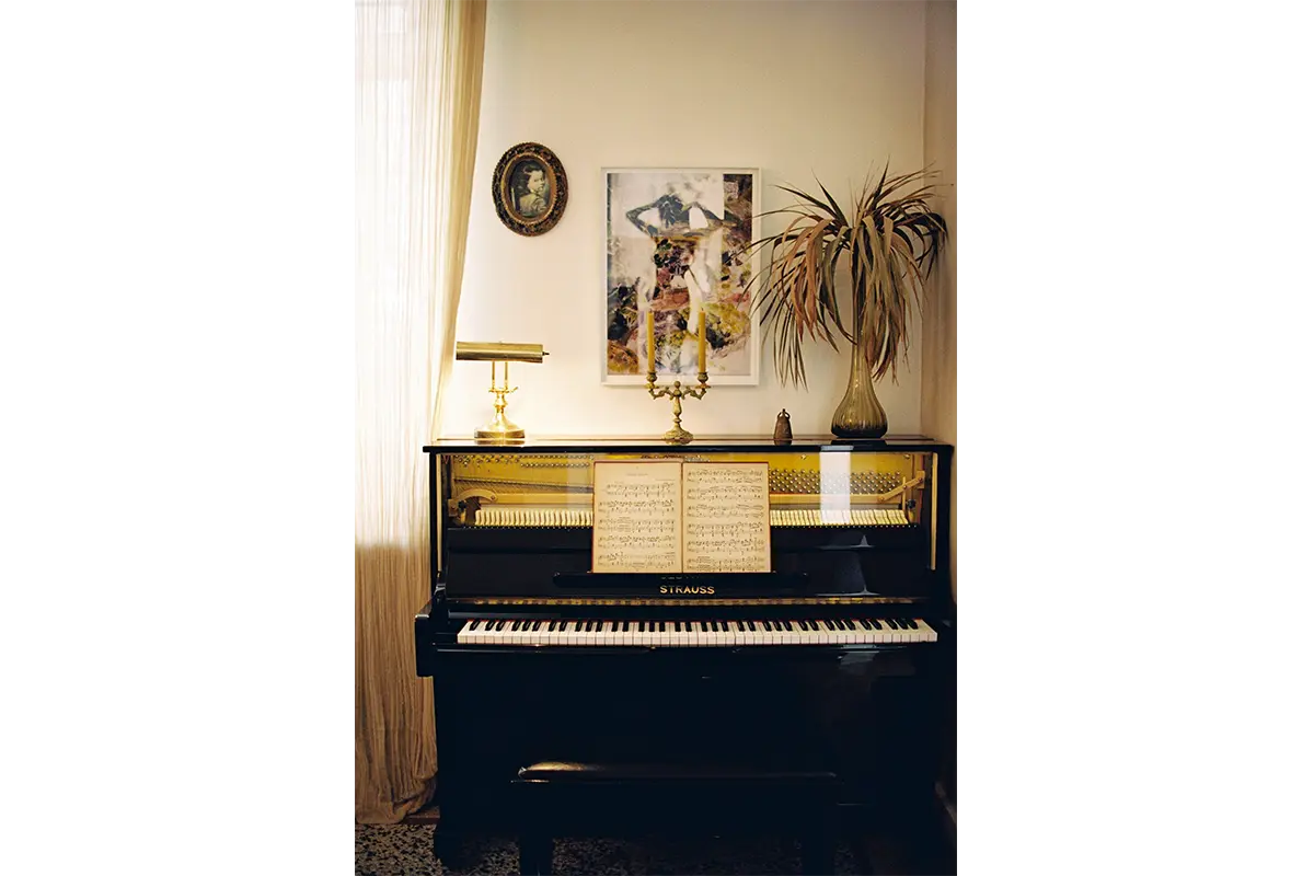 House of Shila, the piano