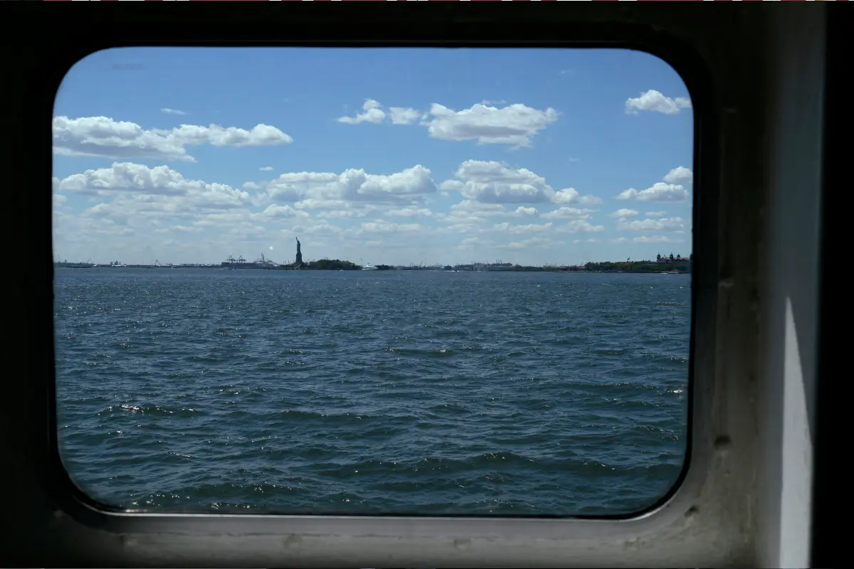 Lampoon, The Statue of Liberty seen through a ferry window, Laurent Weyl Panos Pictures