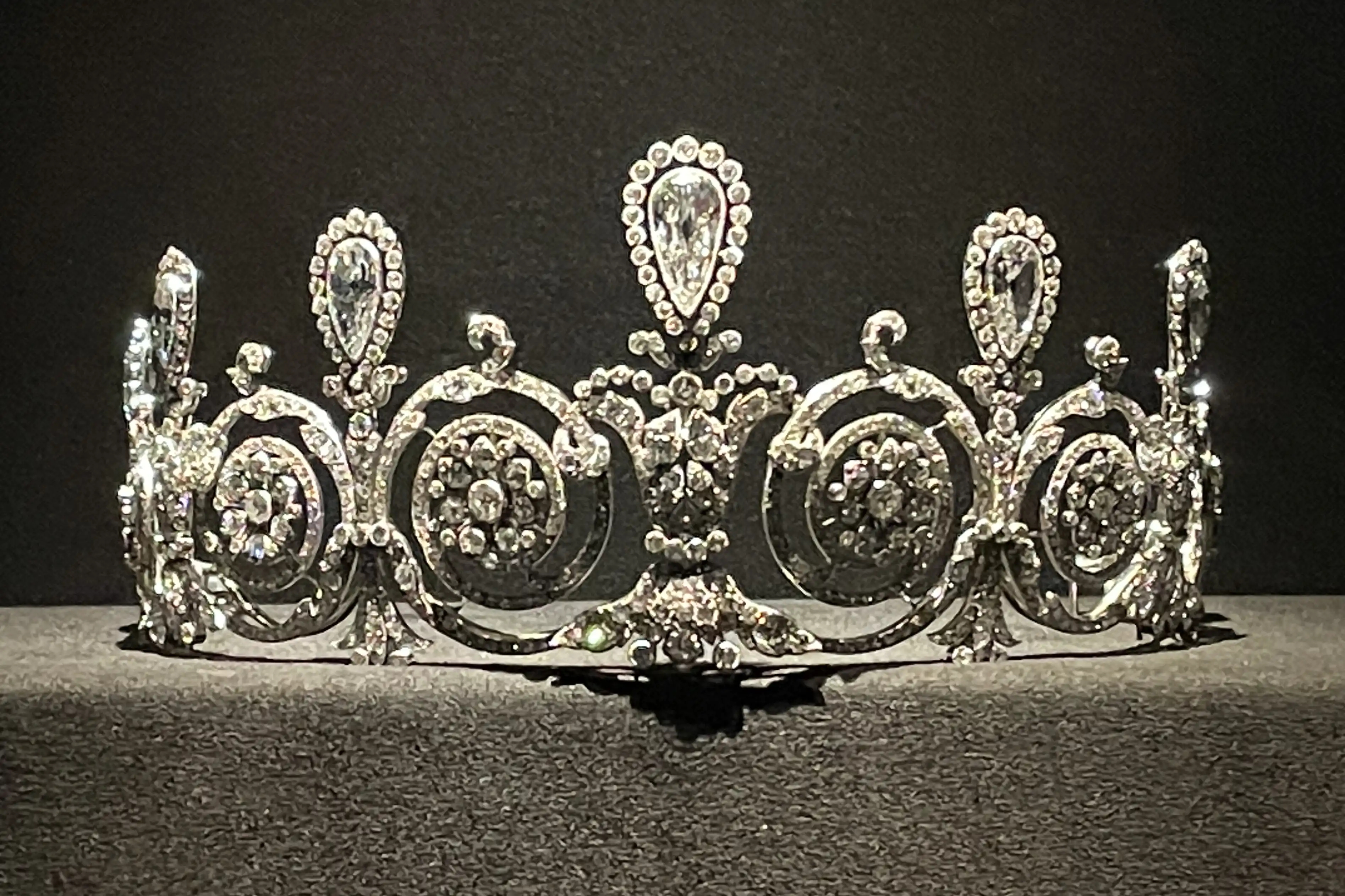 Tiara, Cartier Paris, 1905, provenence Mary Scott Townsend and Mrs. Ronalds McElroy