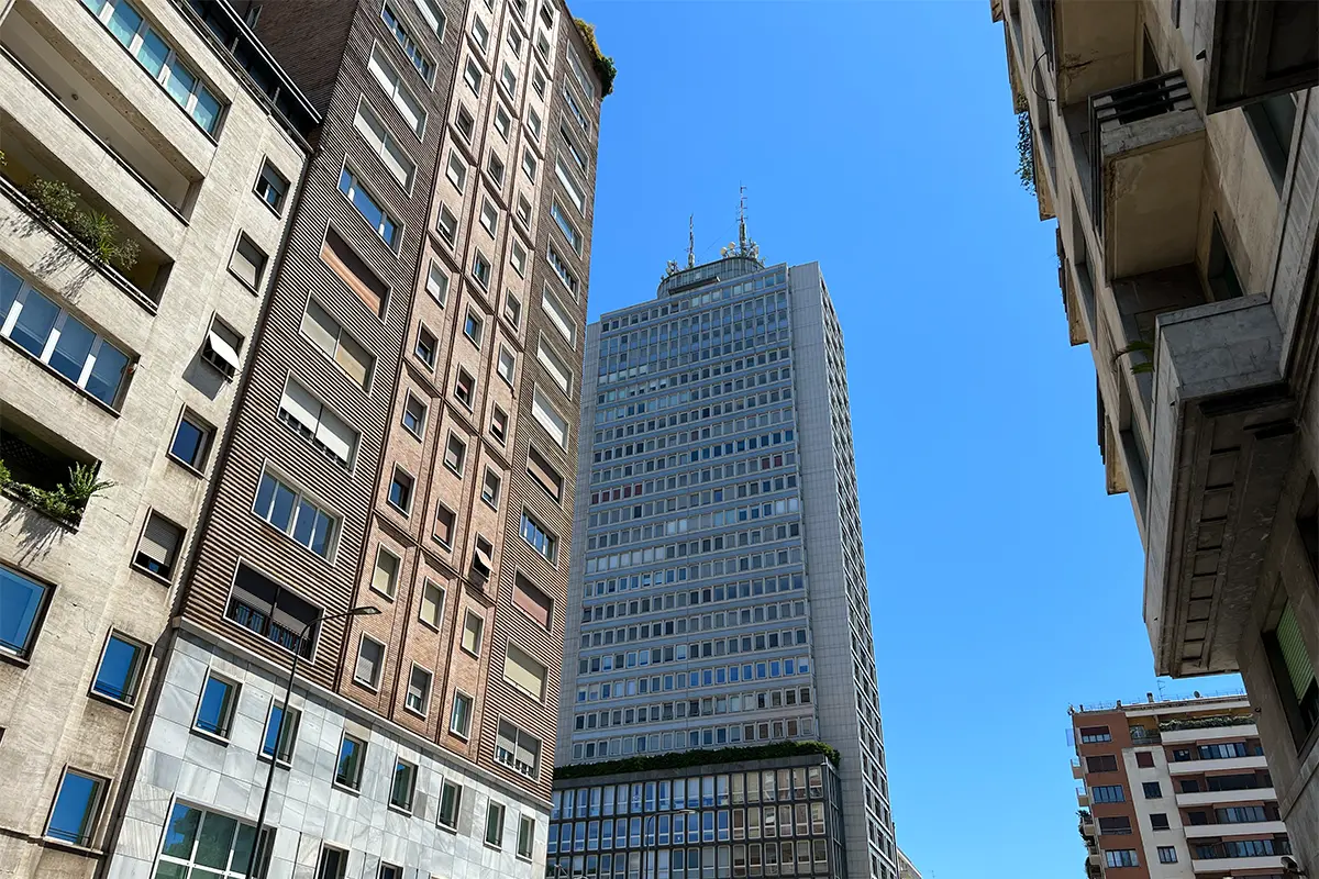 Torre Breda vista da Piazza della Repubblica