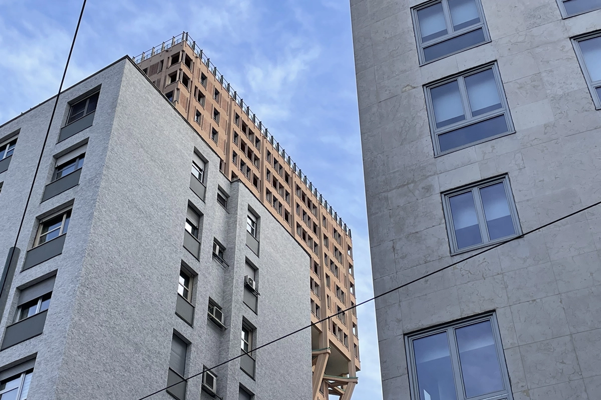 Torre Velasca, BBPR (1957) detail approaching the facade