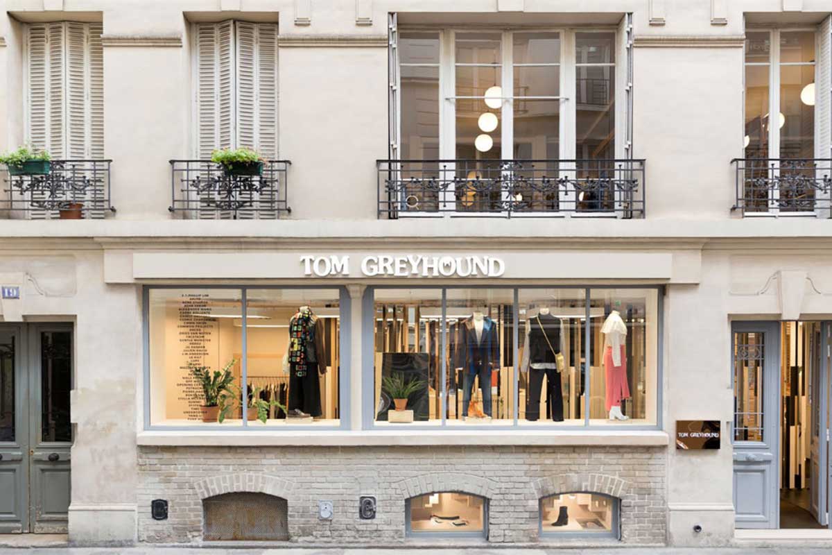 Lampoon, Tom Greyhound boutique