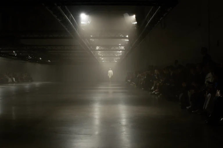 mm6-spring-summer-2025_look1|Mick Haupt – unsplash