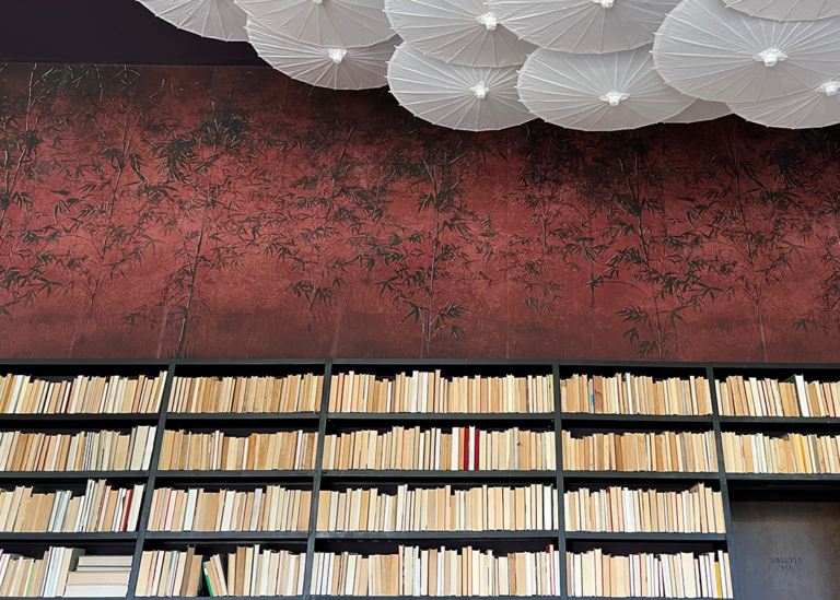 Interiors of the restaurant Oriental