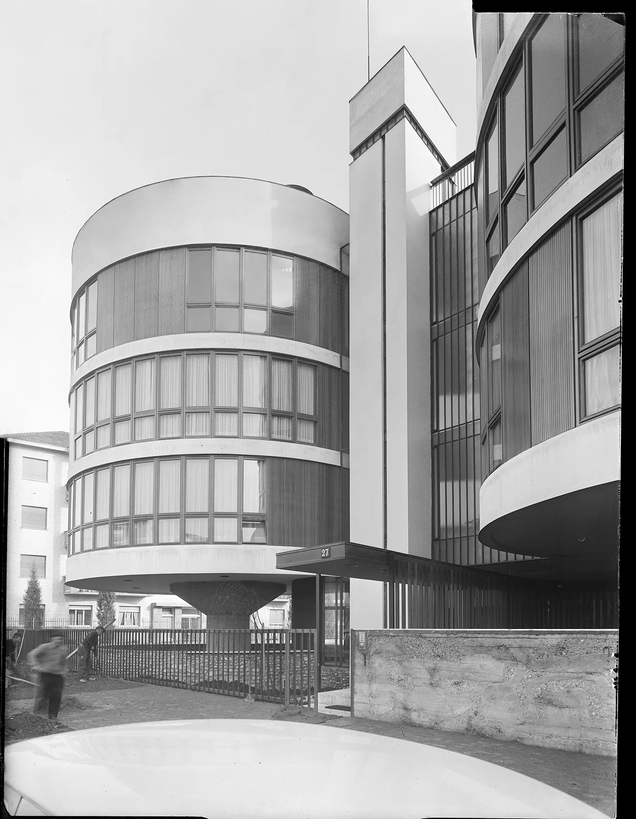 HOUSE ON VIA GAVIRATE IN MILAN, 1962. Dal volume Angelo Mangiarotti / Giorgio Casali. Framing the project, fotografie di Giorgio Casali