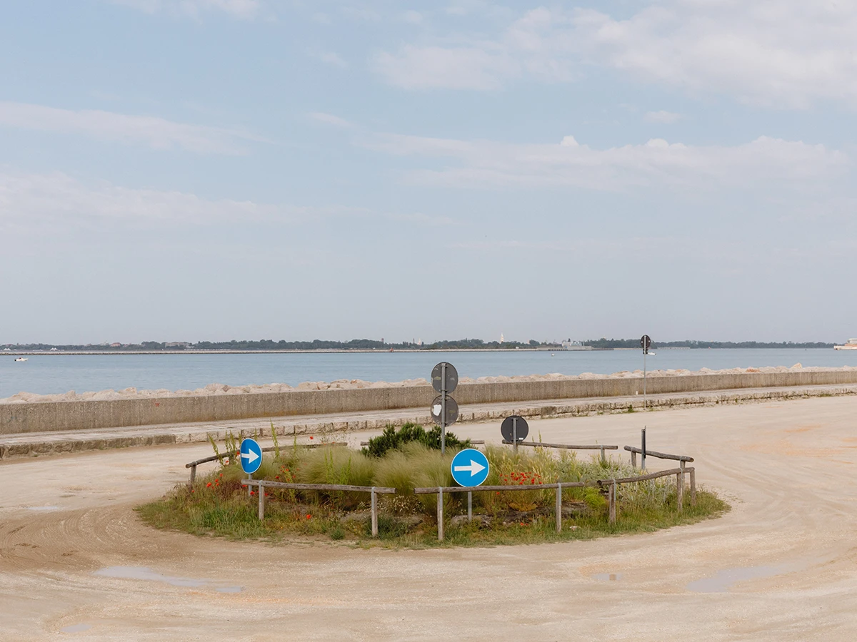 Ingresso lagunare. Photography Matteo de Mayda