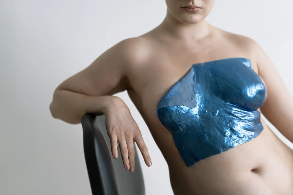 Photograhy and art direction Fee-Gloria Grönemeyer, styling Sid Yahao Sun, textile design Léa Domingues