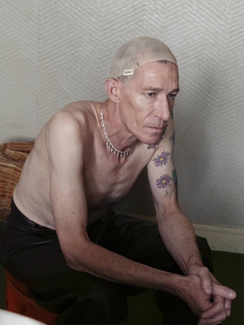 pants Ferragamo, necklace Cartier