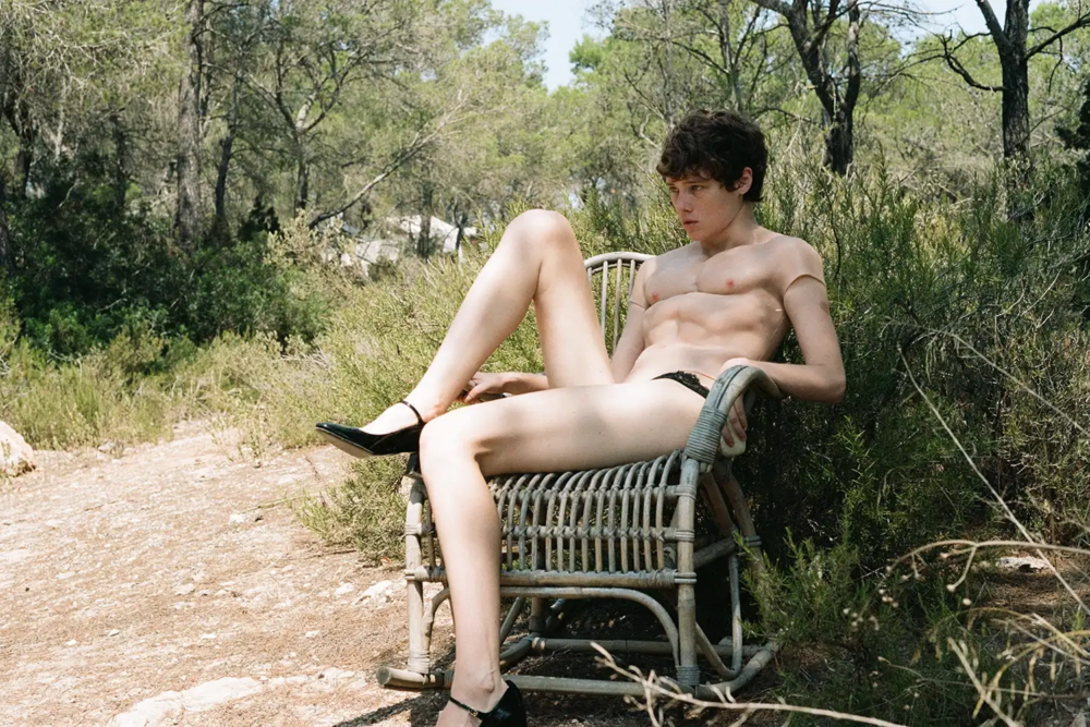 photography Olivier Zahm, creative direction Annabelle Weatherly, styling Barbara Anthofer Lampoon Issue 32 SOAP