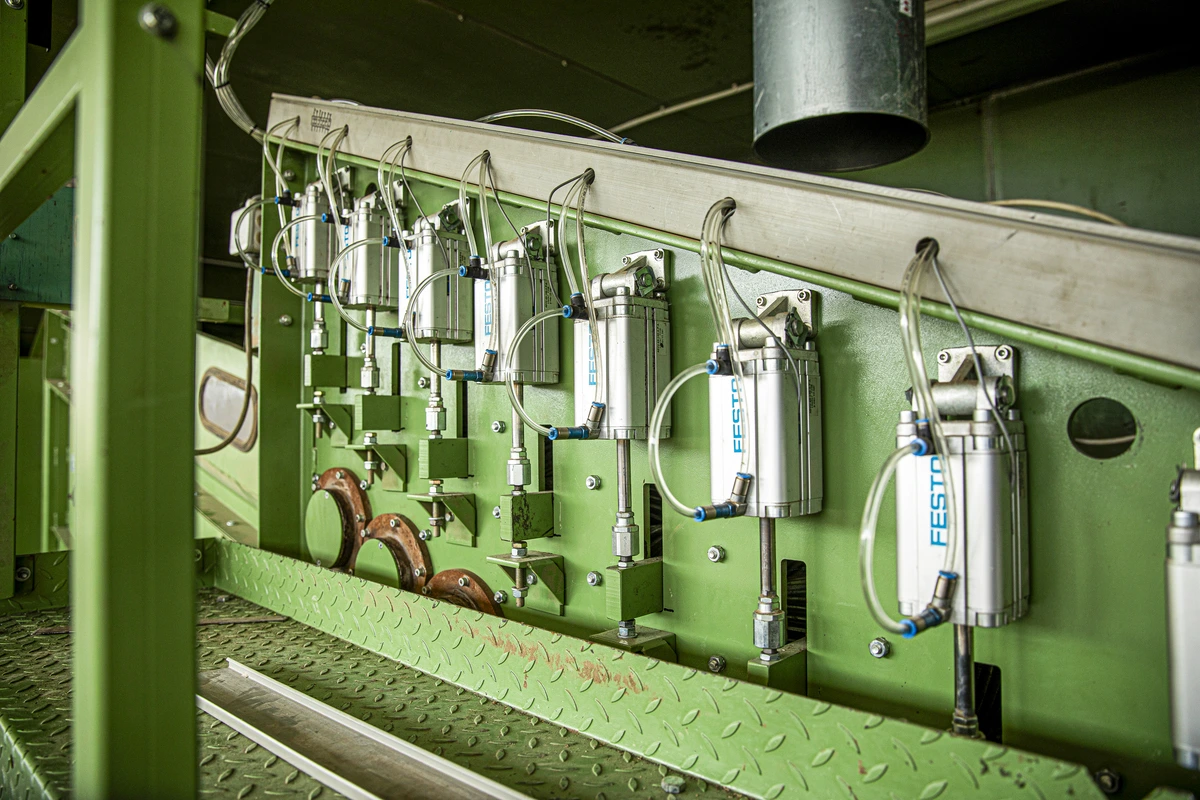 Dettaglio stigliatrice