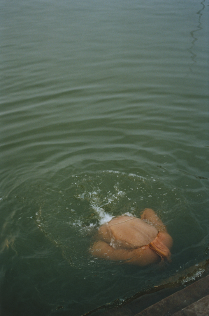 Photography: Rid Burman. A reportage from the Ganges River