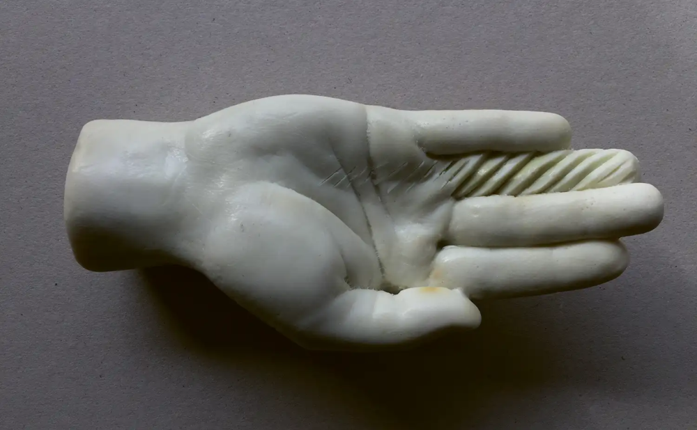 MIRCEA CANTOR, MY HAND AS SOAP, 2017, ALEPPO SOAP, 21 × 9 × 5.5 CM, COURTESY OF THE ARTIST AND MAGAZZINO, ROME