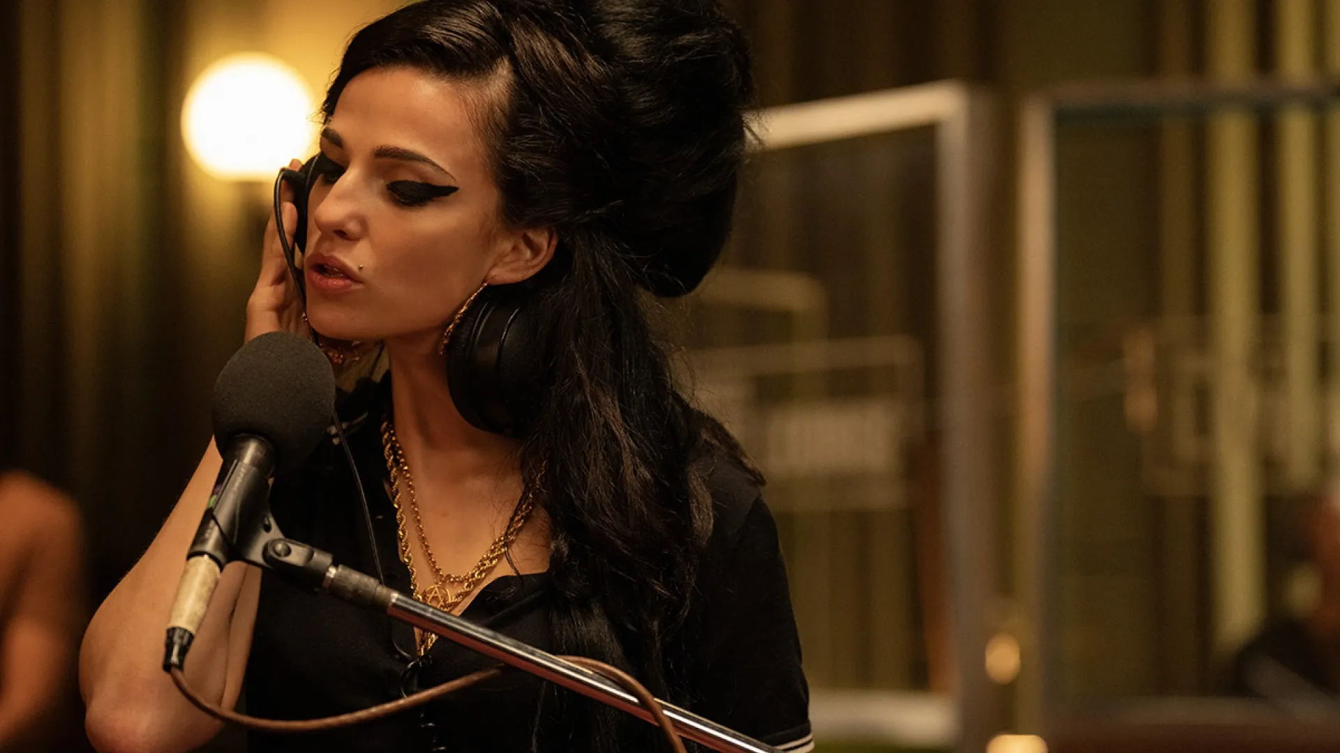 Marisa Gabrielle Abela in Back to Black movie, the story of Amy Winehouse by Sam Taylor-Johnson