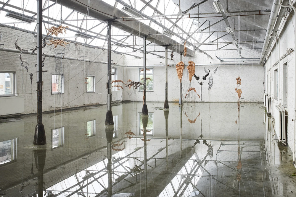 Benni Bosetto Jewels, 2019 Veduta dell’installazione, “Fallen empire and refound desire”, Asiat Vilvoorde, Belgio, 2019 Courtesy l’artista e Emanuela Campoli, Parigi/Milano Foto Jeroen Verrecht