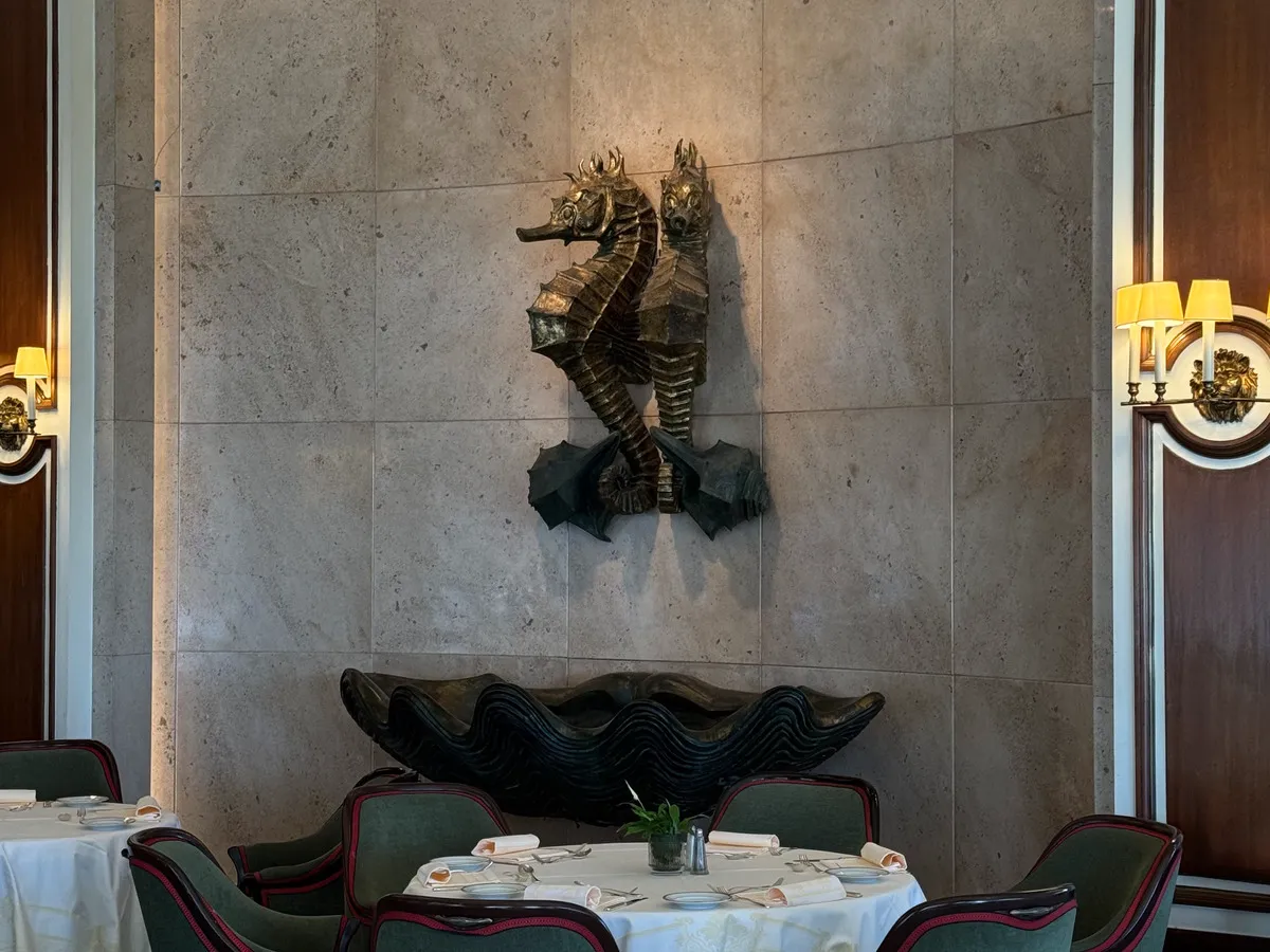 Sea-Horses (1959) Lagoa Henriques (1923 - 2009) Keeping a vertical pose, these two sea horses symbolize strength and power