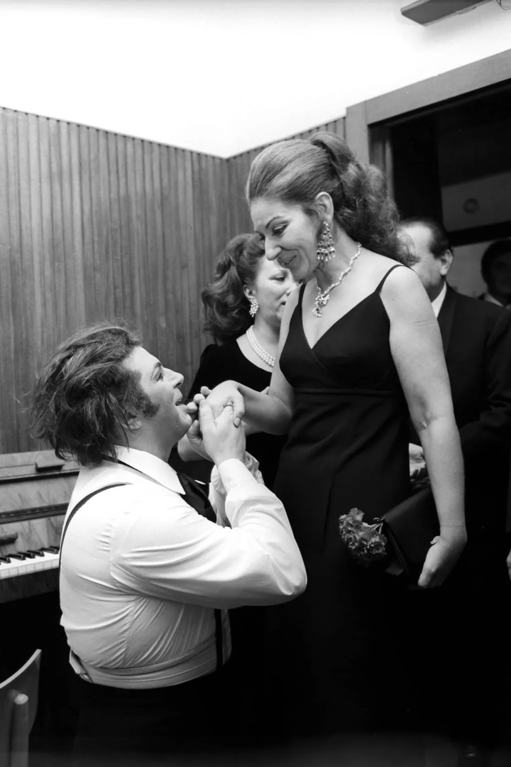 Maria Callas e Gianni Raimondi durante la prima de I vespri siciliani alla Scala