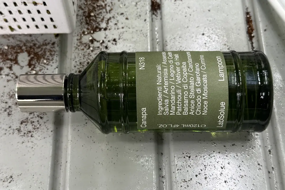 Canapa N318 Eau de Parfum limited edition, a fragrance born from the collaboration between Lampoon and LabSolue. Images shot at Agricola Genesi, Modena.