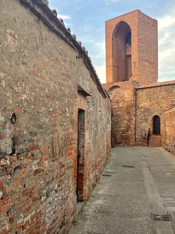 Città della PIeve - la torre del Vescovo