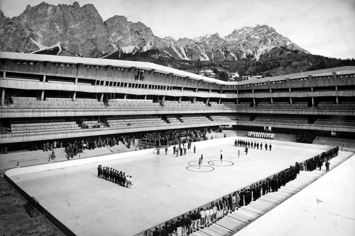 Lo Stadio del Ghiaccio Lo Stadio del Ghiaccio a Cortina d’Ampezzo