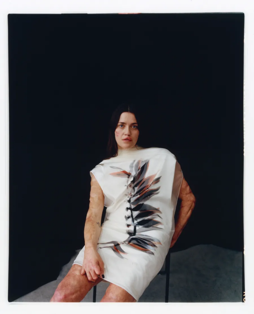 Veronica wears dress Sportmax