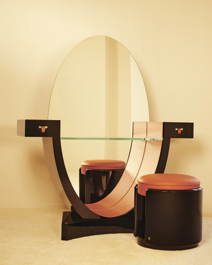 LV Object Nomads, Omega-shaped dressing table. by Pierre Legrain, 1921