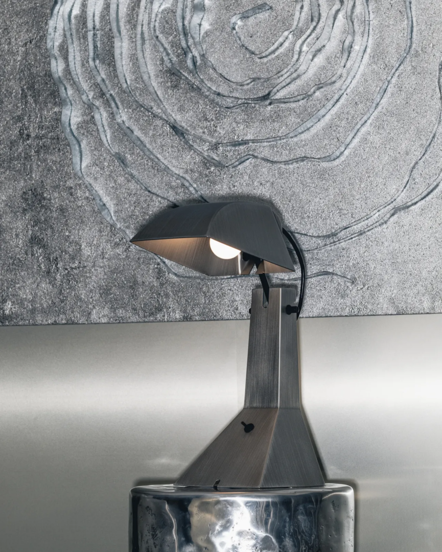 Tacchini, Material Anthology. Foto Andrea Venturini