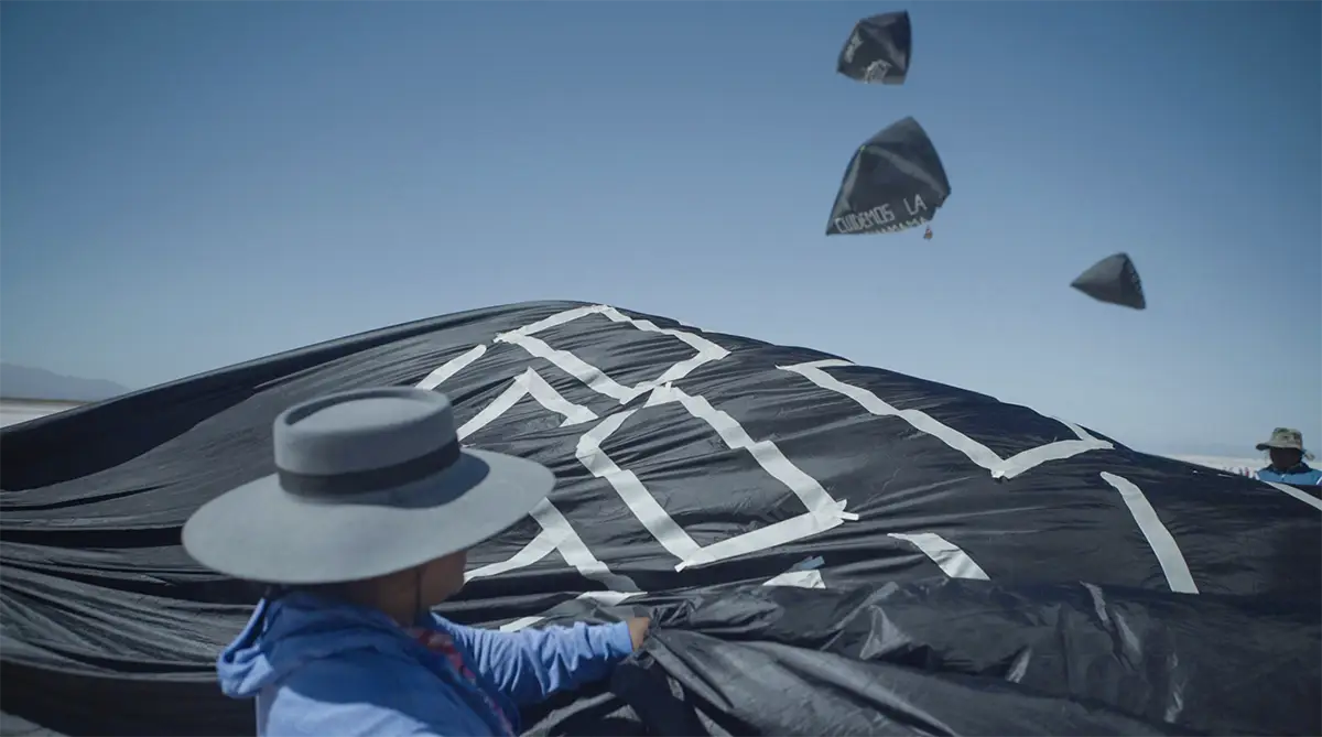 Fly with Pacha, into the Aerocene_03