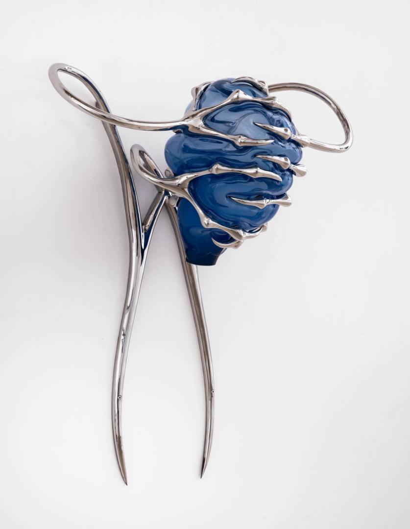 Hannah Levy, Untitled, 2025. Stainless steel, glass. Courtesy of MASSIMODECARLO. Photo by Adam Reich