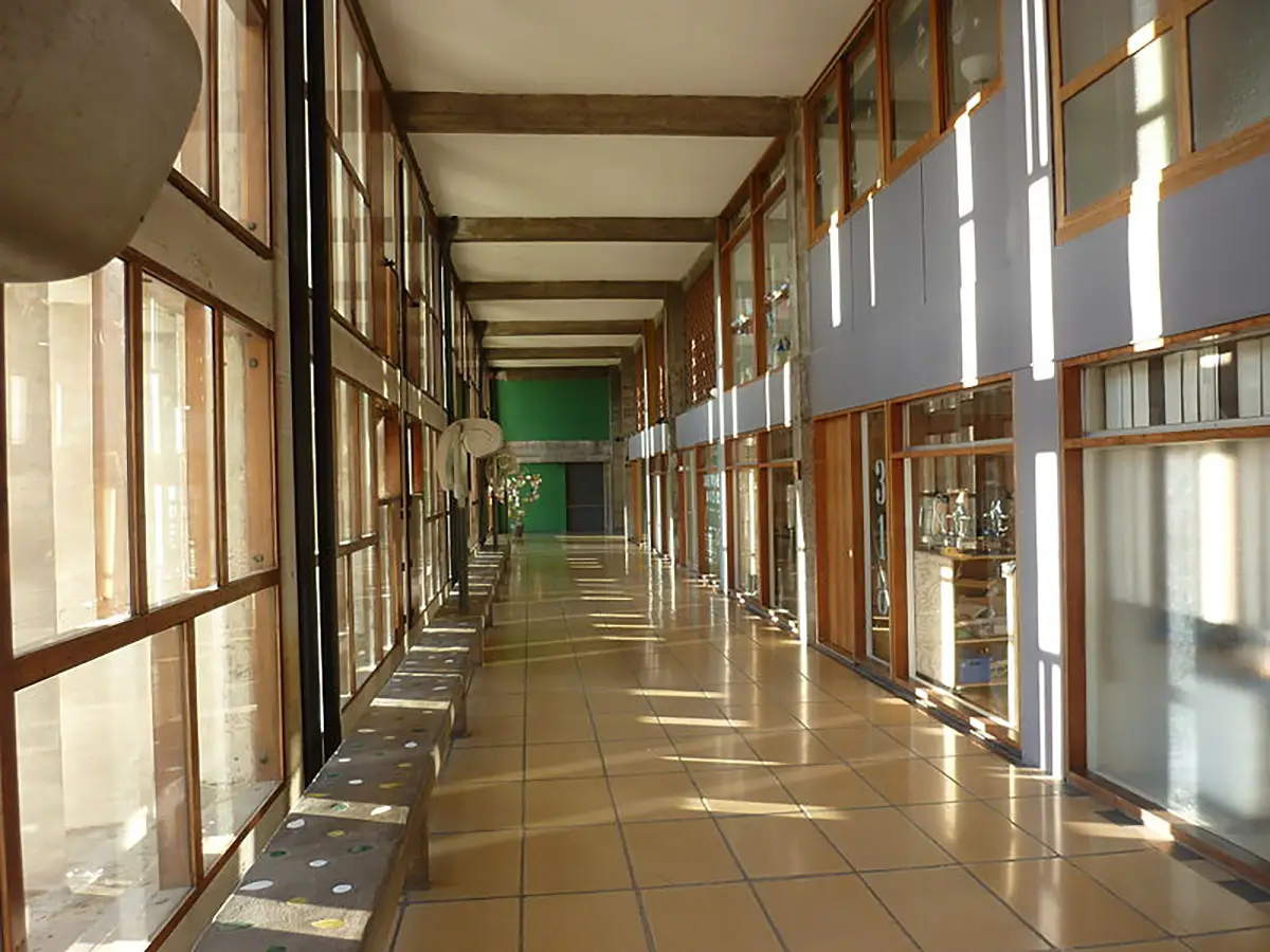 Interni dell’Unité d’Habitation di Marsiglia progettata da Le Corbusier