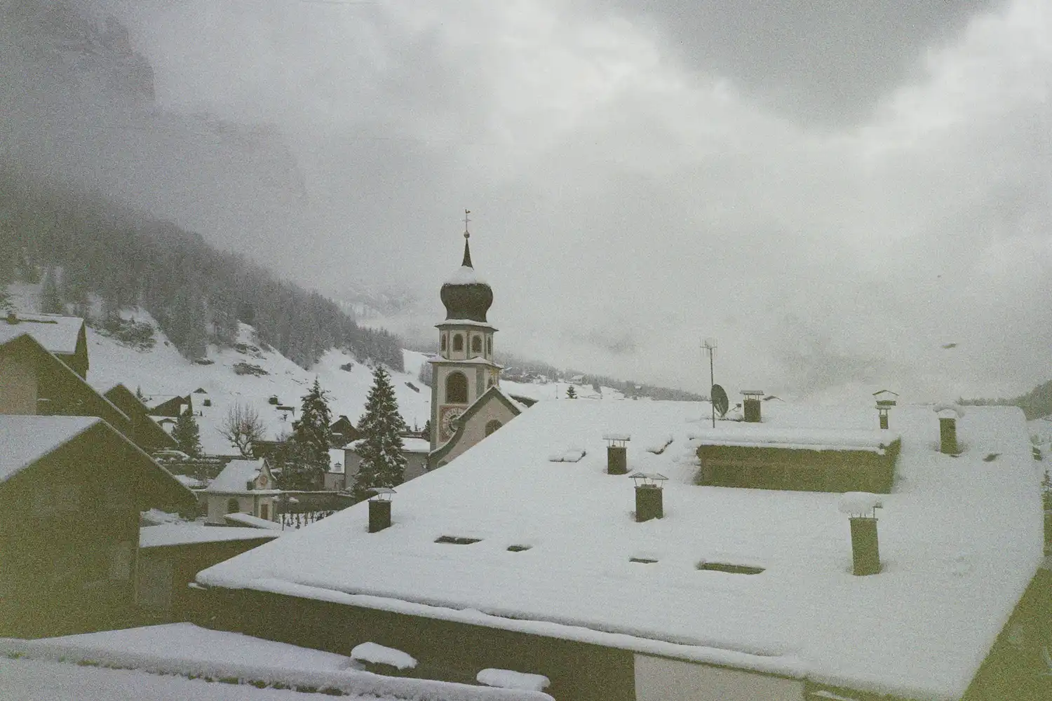 Aman Rosa Alpina, a year-round base for skiing, hiking, cycling and climbing