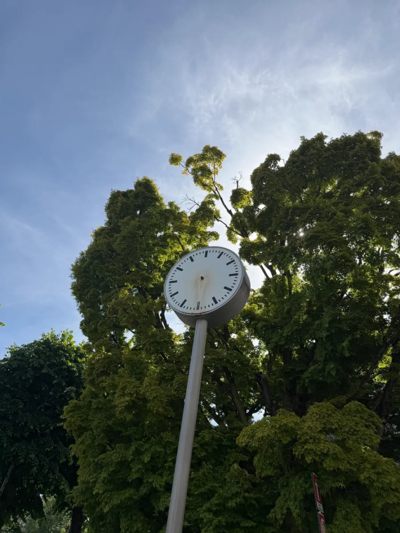 Roman Signer, Horloge