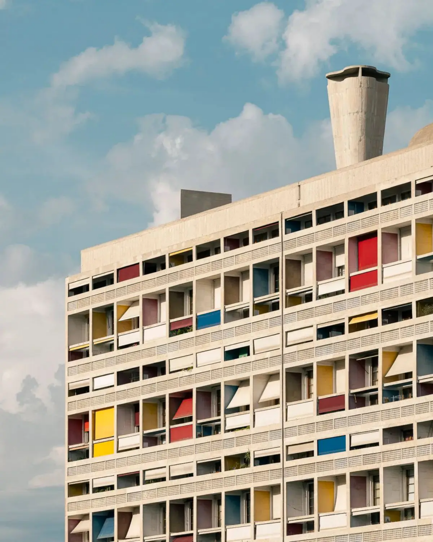 Rupture in La Cité radieuse - architecture by Le Corbusier