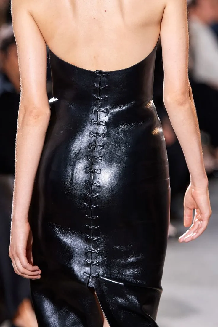 Alaïa Winter Spring 2022 by Pieter Mulier.