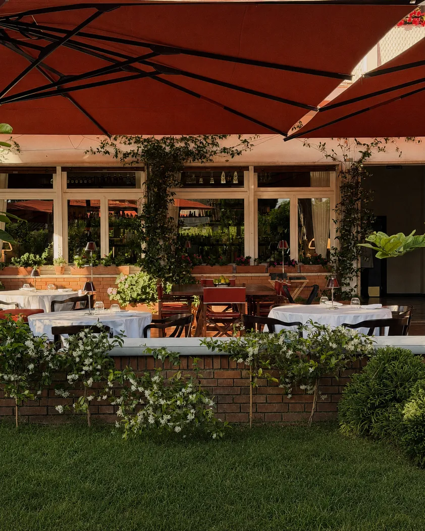 La Serena Forte dei Marmi. The hotel restaurant, Lumarea