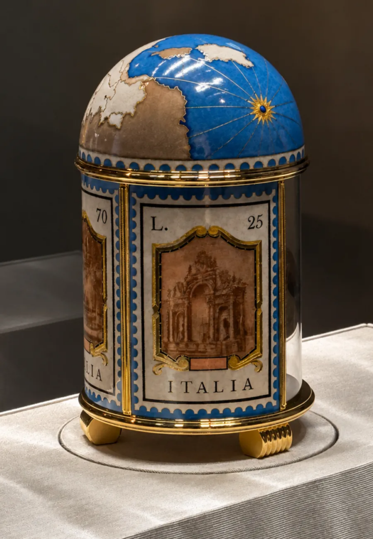 La sezione Rare Handcrafts presenta 27 creazioni di Alto Artigianato ispirate alla cultura italiana